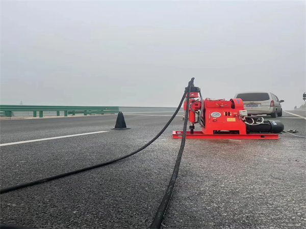 化州马路路基路面开裂下沉注浆加固灌浆